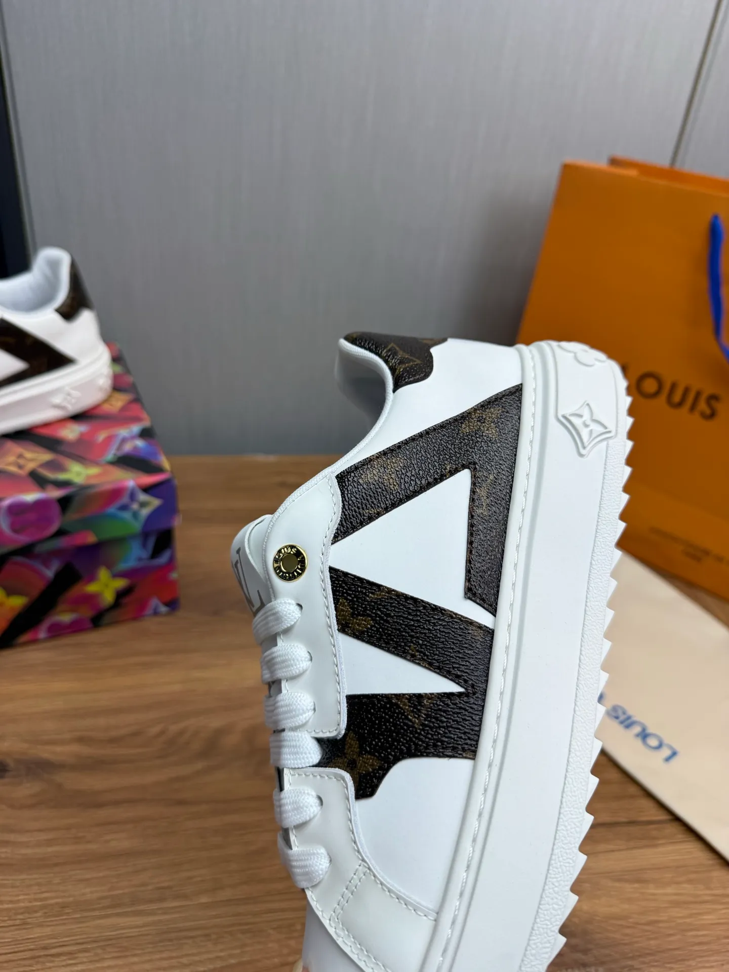 Men's shoes 💰520💰 LOUIS VUITTON [Luden Yiwei] The new trendy Lv is on the market 🎁, casual and fashionable men's shoes 👟 The upper is made of imported silk cowhide + cowhide mesh lining, the original wear-resistant rubber outsole, the version is simple and elegant, exclusive for trendy men. 38-44